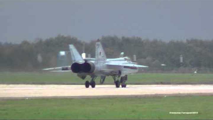 МиГ-31 Запуск и взлет. Полностью для ценителей. 02.09.2013