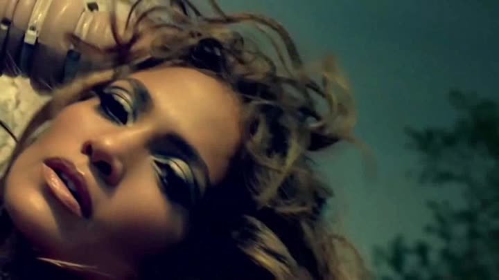 Jennifer Lopez & Lil Wayne - I'm Into You (Official Music Video)