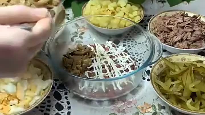 Фасолевый салат с мясом ( рецепт )