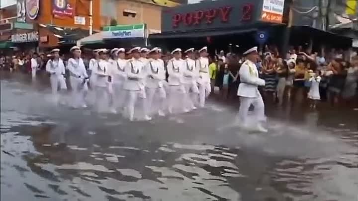 Прощание славянки тайланд. Русские моряки на параде в Таиланде. Парад ВМФ В Паттайе... Парад в Паттайе российские моряки. Русские моряки маршируют в Тайланде.