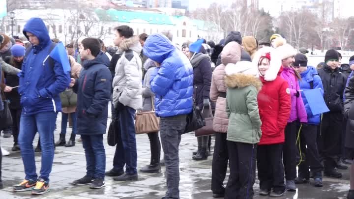 00401  ГЮЛЬЧАТАЙ  В  ПОДДЕРЖКУ  КРЫМА  НА  ПЛОТИНКЕ  ФЛЭШМОБ