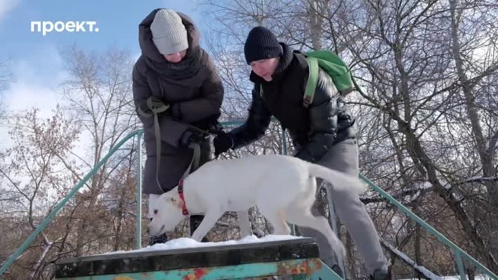 Полицейский_отказался_бить_митингующих_—_выкинул_форму_и_уво