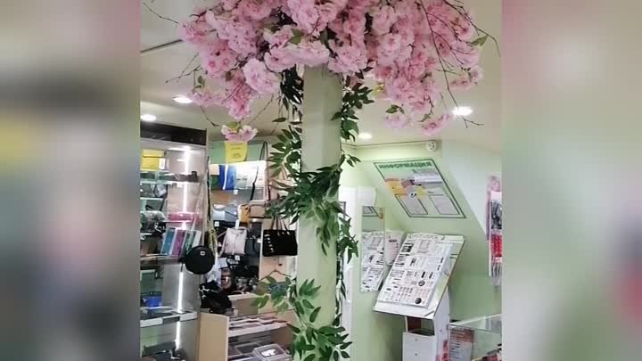 Весенний декор в магазине "Шико" 
