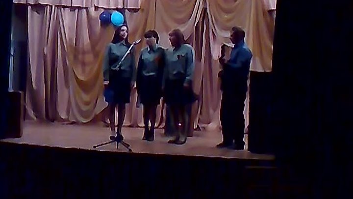 Девчонки поздравляли ветеранов в ДК  чело Алтачей 2016 год