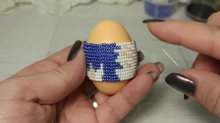 Как оплести бисером яйцо любого размера Как выбрать схему для плетения