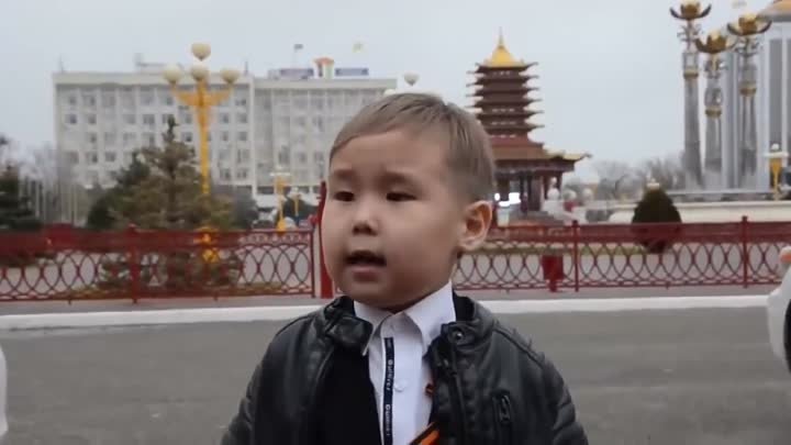 Настоящий патриот России , мальчик рассказывает патриотический стих