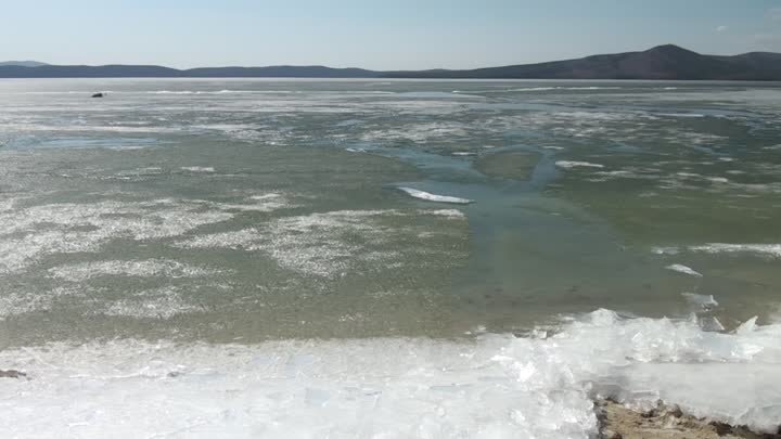 Лёд тронулся на Тургояке ( 1 мая - 2021 )