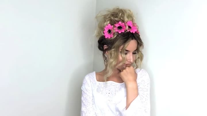 Easy hairstyle for curly hair - Curls crown!