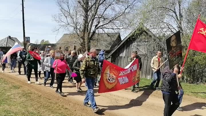 в душе — гордость, на глазах — слезы: «Бессмертный полк» прошелся по ...