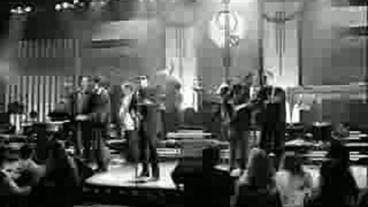 Roy Orbison - Oh, Pretty Woman (at Black and White Night &#39-88)