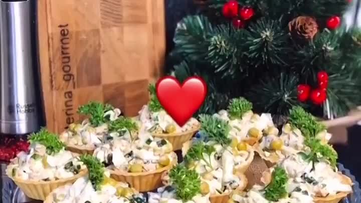 Салат с тунцом в тарталетках