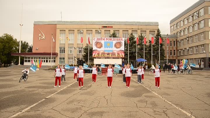 Танцы в Светлограде...