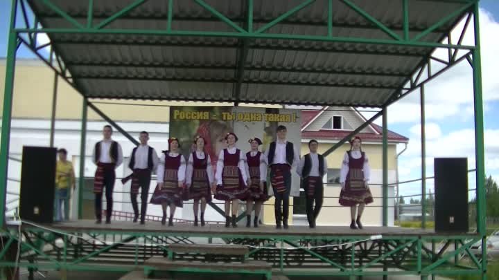 Молдавский танец  хор гр Русские узоры