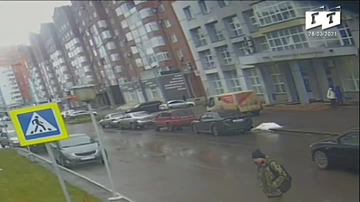 В Новокузнецке инкассатор избивает ребёнка инвалида.__ГТНК Новокузнецк