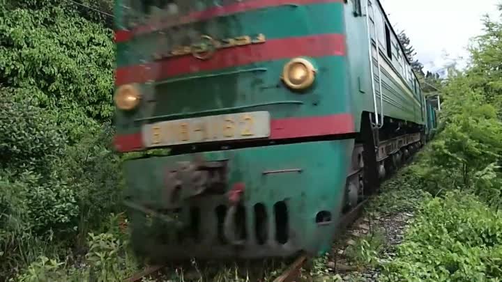 Грузовой поезд на Абхазской ж_д