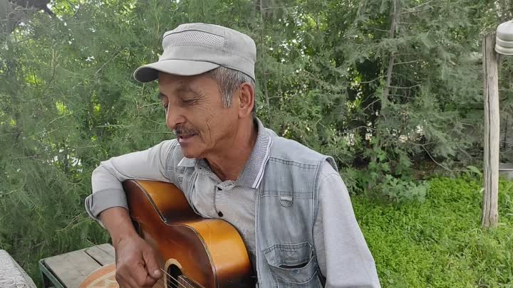 Песня О горе "Геозан" - символе города Кызыл-Кия. Высота 3200 метров.