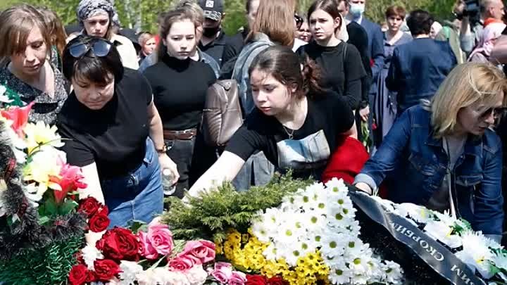 Погибшим в Казани детям и учителям посвящается