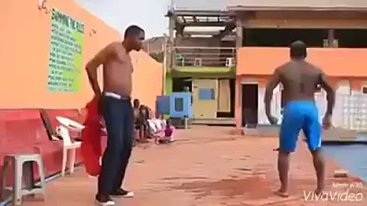 Африканцы танцуют 2