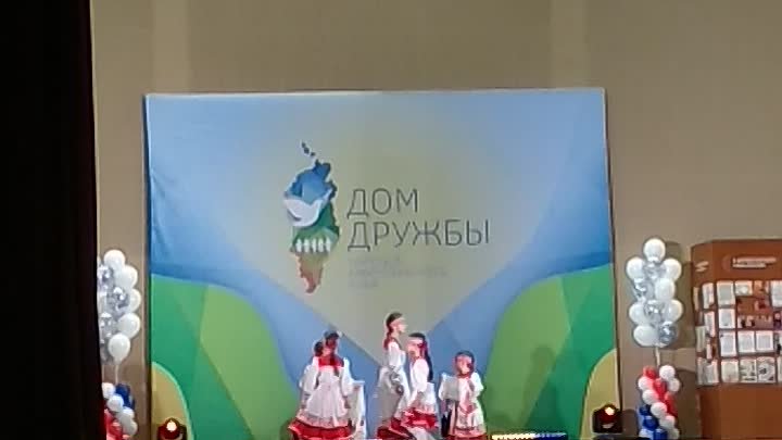 Выступает детский коллектив  чувашской автономии "Снежинка"
