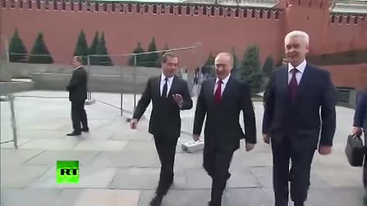 Не до женихов, если мимо проходит Путин.