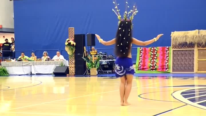 Виртуозное исполнение таитянского танца...