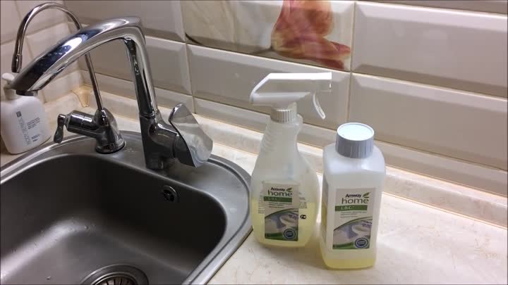 Как очистить смеситель в ванной и плитку с помощью средства Амвэй