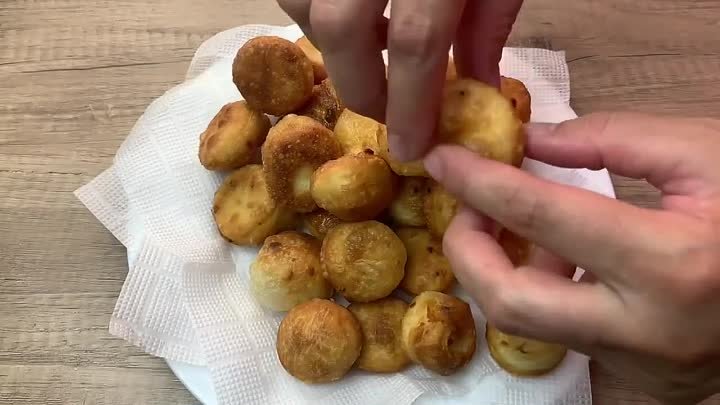 Необычные вкусные луковые пончики