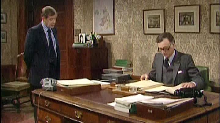 Yes Minister S02E02 Doing The Honours