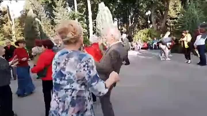 Весёлые переплясы.!...