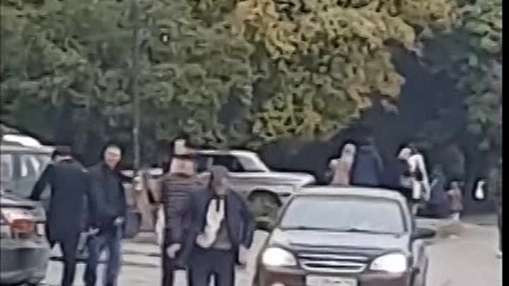 Очевидцы опубликовали видео массовой драки в Кемерове