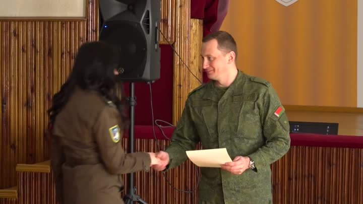 Военнослужащие Берёзовского гарнизона поздравили мам с праздником