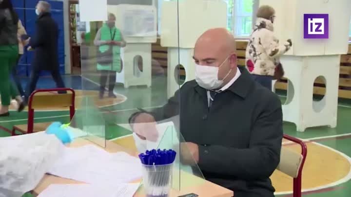 Тимофей Баженов проголосовал на выборах в Госдуму