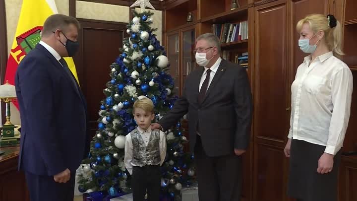 Губернатор Николай Любимов передал рязанскому второкласснику подарок ...