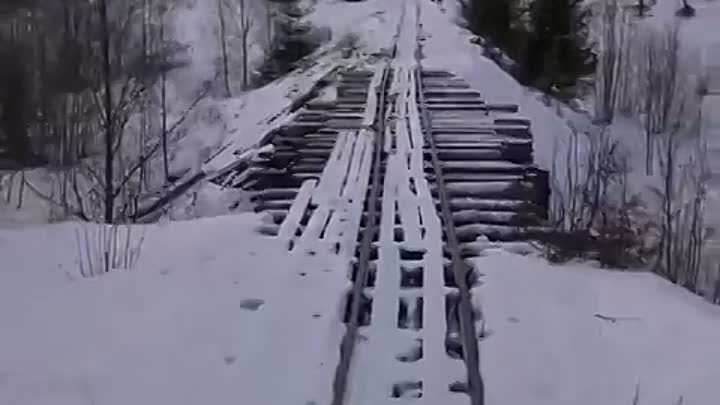 Заброшенный, еле выживающий, вставший с колен народ Великой Державы!