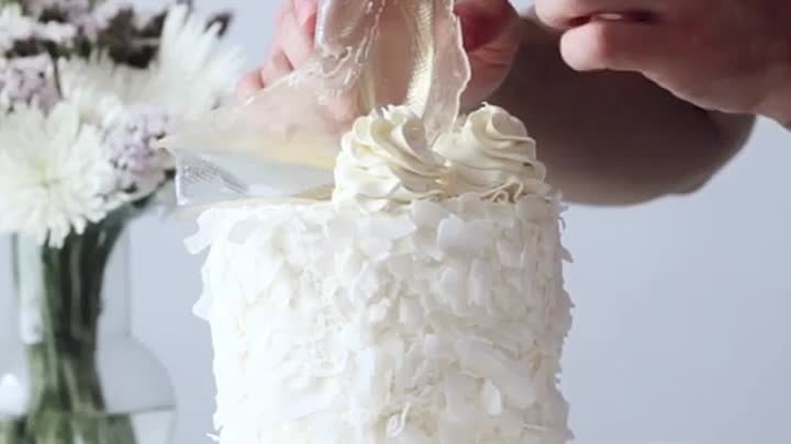 Белый кокосовый торт