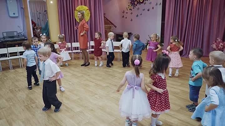 Танец с МАЛЫШАМИ по показу на 8 МАРТА в детском саду Младшая группа 