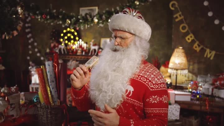 Видео поздравление Лёши от Деда Мороза с новым годом, любит петь | D ...