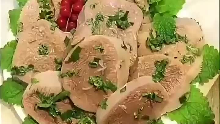 Это вкуснейшая закуска из языка.