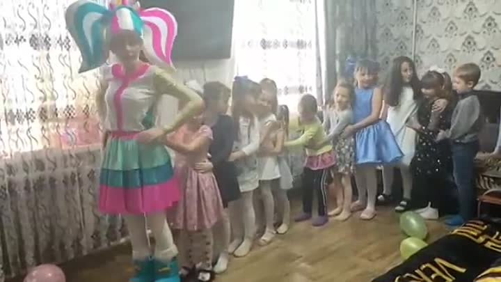 Весёлые танцы с Единорожкой