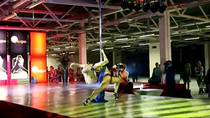 Pole-dance на выставке esexpro show ч1 от студии Divadance