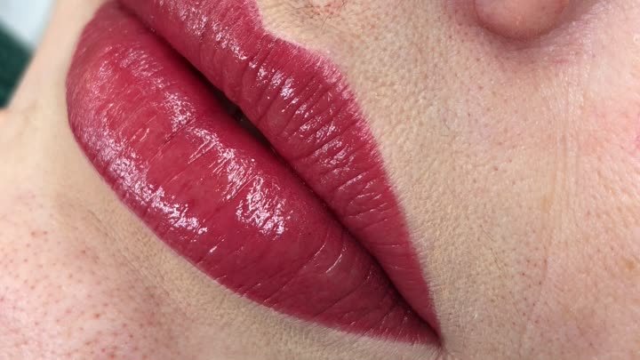 Перманентный макияж губ в помадной технике🥰