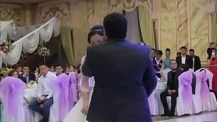 Сестра спела на свадьбе сестре