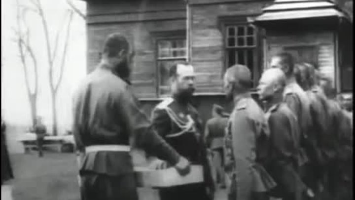 БОГОПОМАЗАННЫЙ - Пасха. Царь Николай II христосуется с воинами