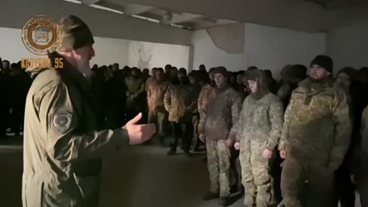 Почти 300 пленных ВСУшников сдались под Мариуполем, кричат „АХМАТ СИЛА”!