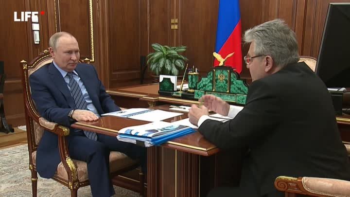 Президент проводит совещание с главой РАН
