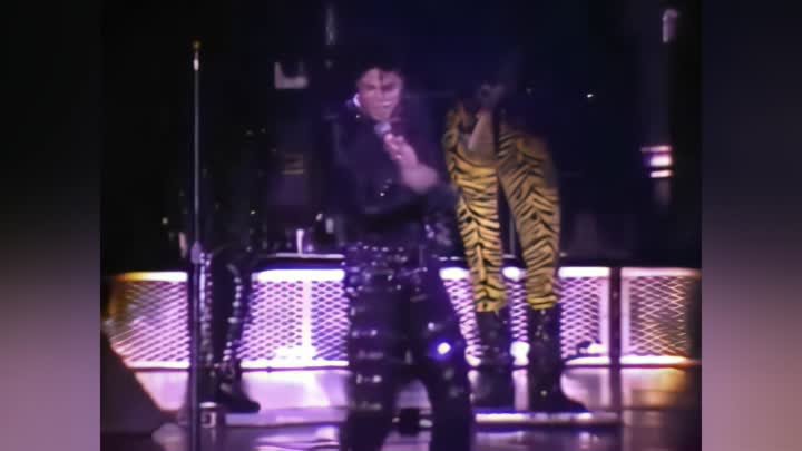 Michael Jackson - Human Nature • (Bad Tour In Tokyo) • (Remastered)