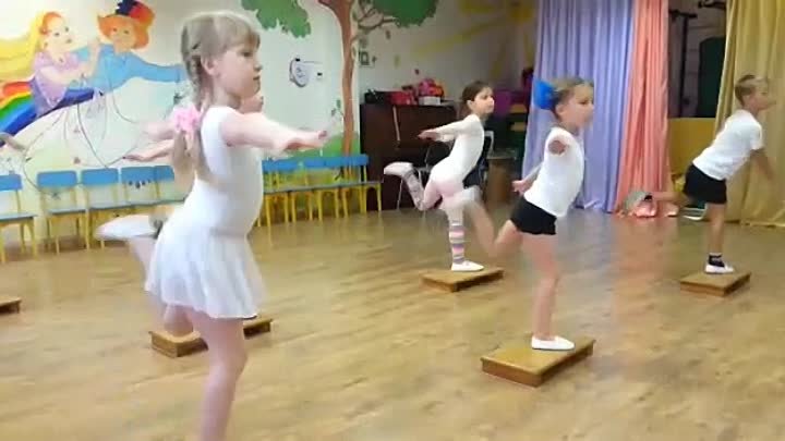 Детский фитнес в Маленьком Волшебнике - Степы