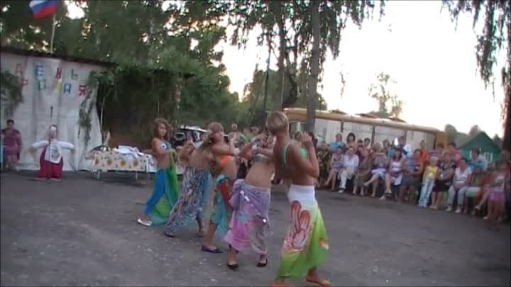"Восточный танец" Юные артистки   2 августа 2012 года.