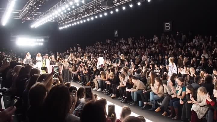 Традиционная неделя моды в Москве Mersedes Benz Fashion Week