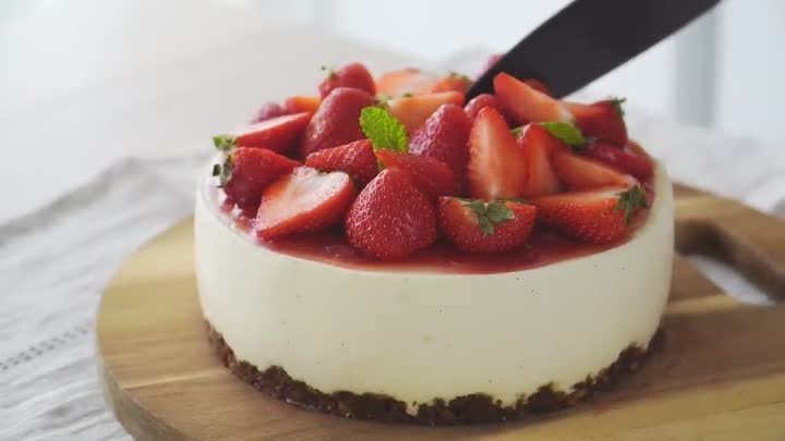 No Bake Strawberry Cheesecake (Клубничный чизкейк без выпечки)